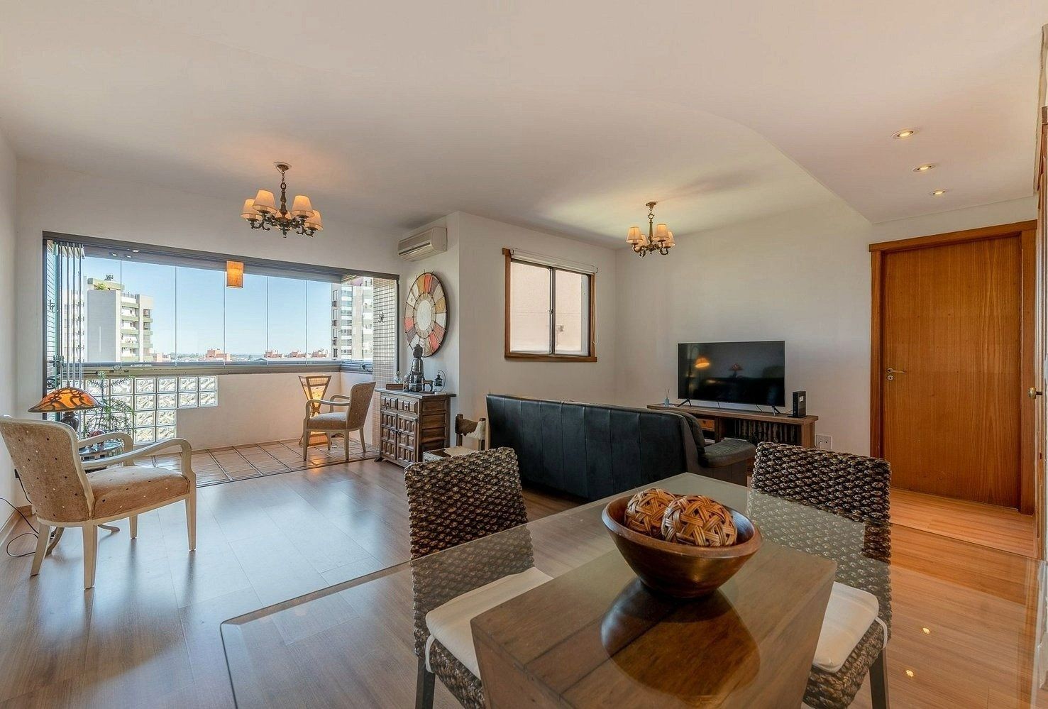 Apartamento de 2 dormitórios sendo 1 suíte e 1 vaga