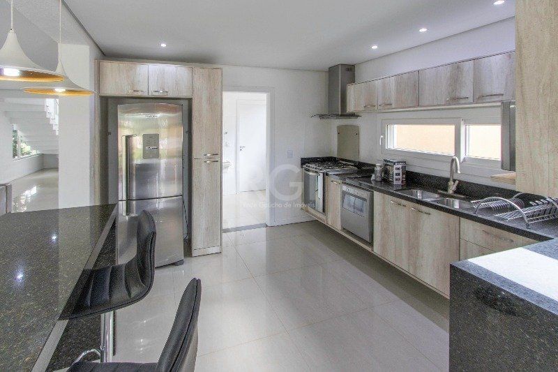 Casa de Condomínio à venda com 4 quartos, 320m² - Foto 11