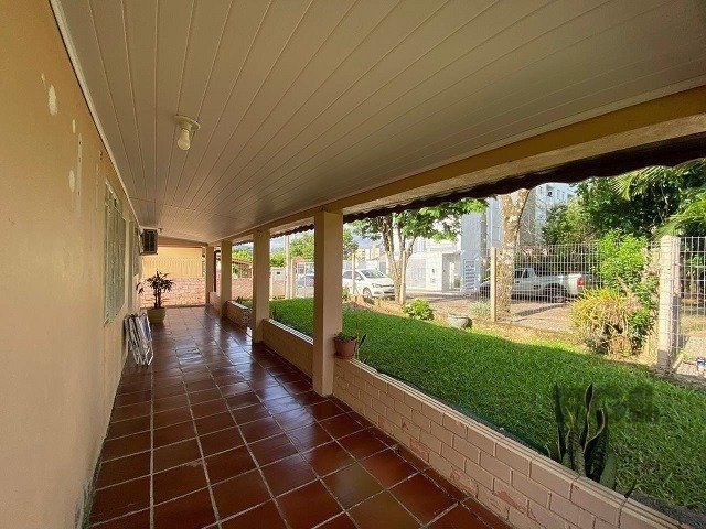 Casa à venda com 2 quartos, 69m² - Foto 1