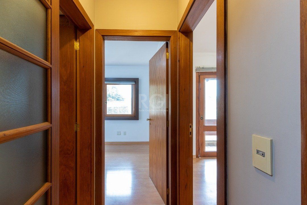 Casa de Condomínio à venda com 4 quartos, 215m² - Foto 36