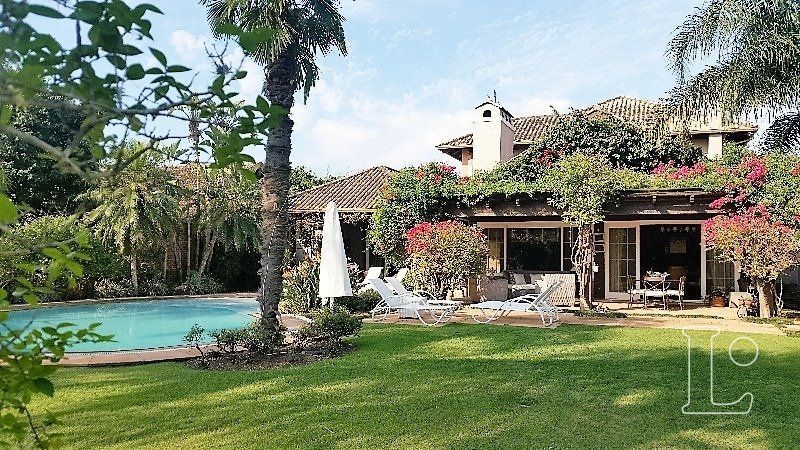 Casa de Condomínio à venda com 3 quartos, 341m² - Foto 3