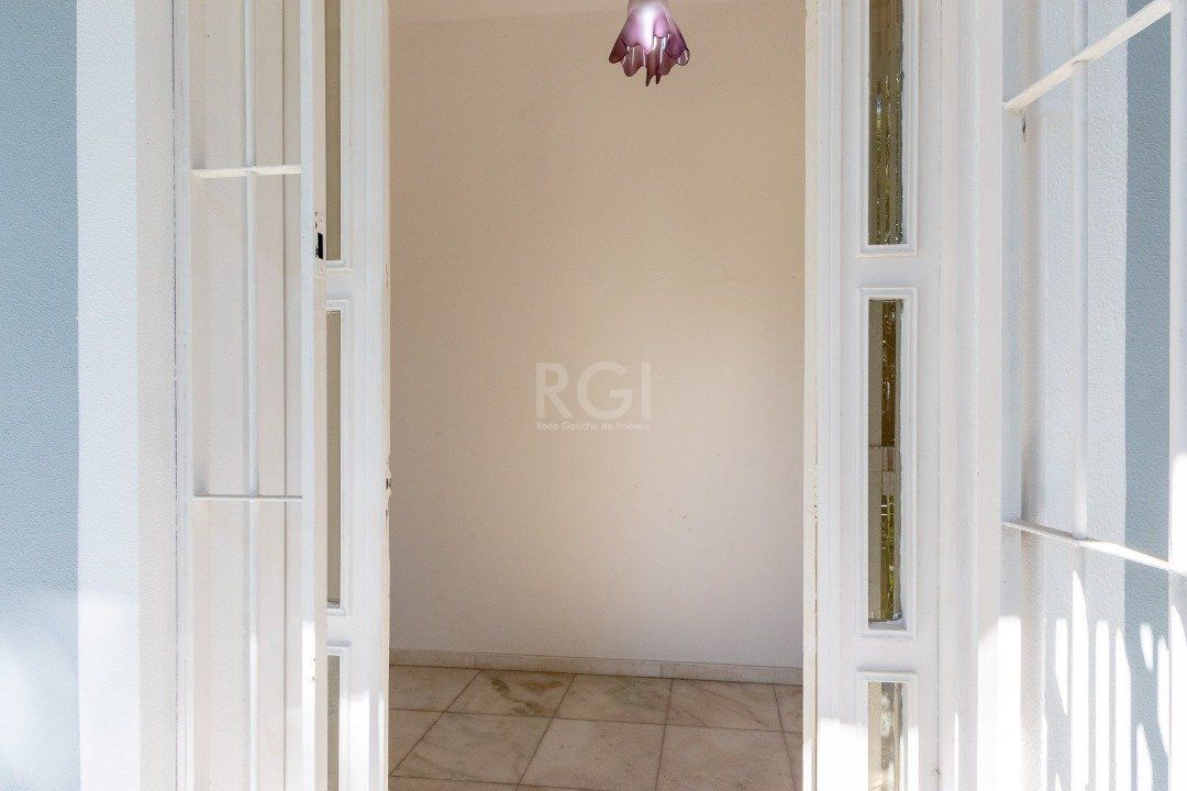 Casa à venda com 3 quartos, 250m² - Foto 4