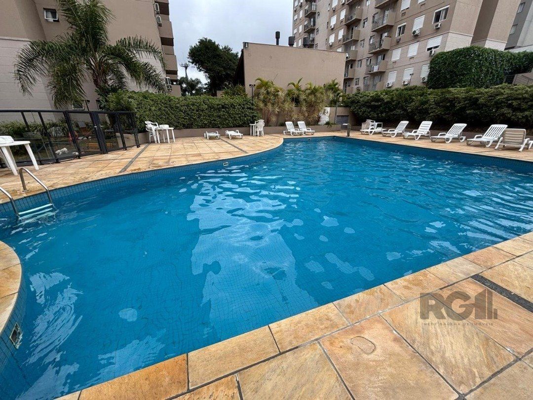 Apartamento à venda com 3 quartos, 67m² - Foto 2