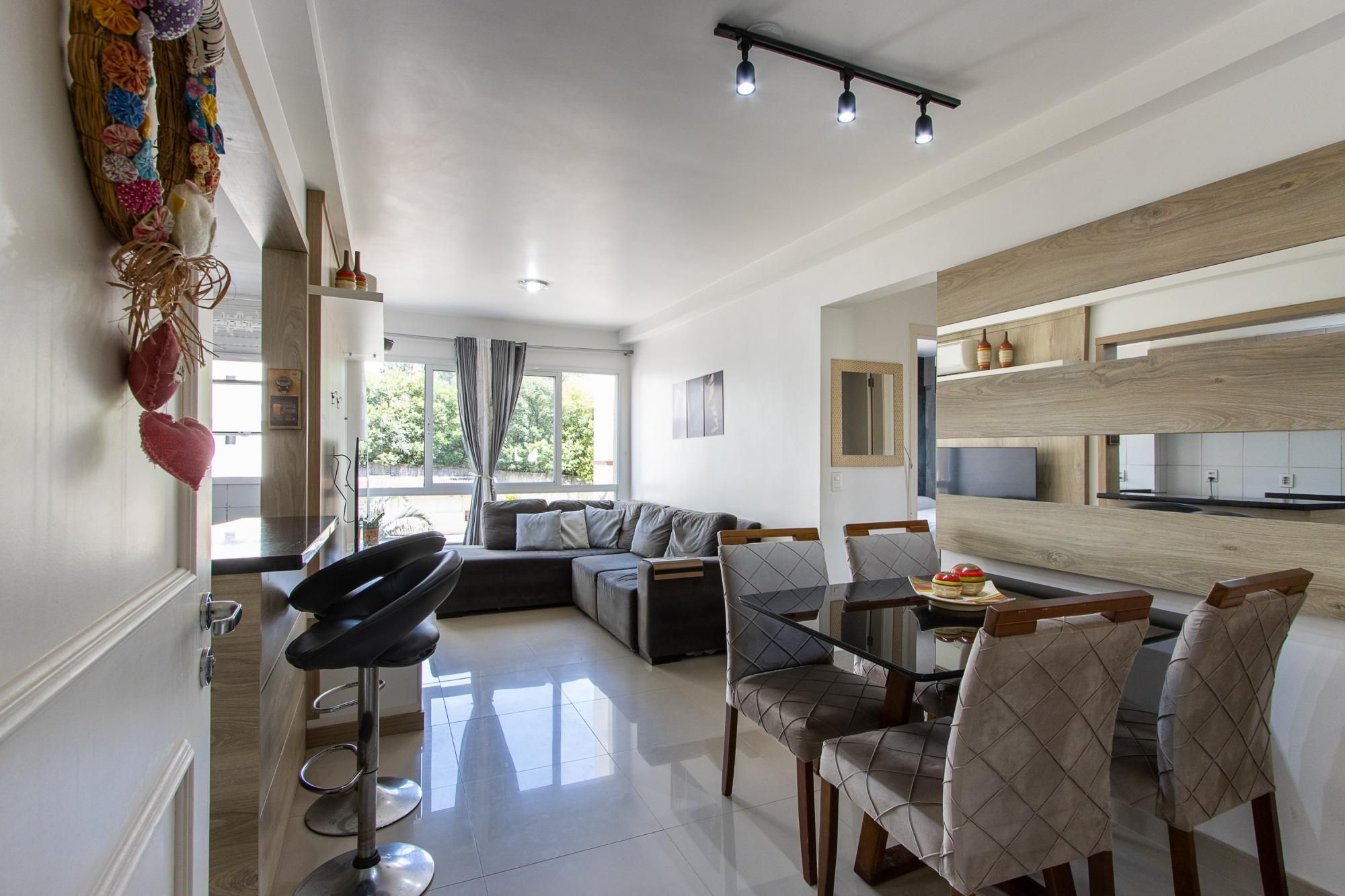 Apartamento, 3 dormitórios no bairro Cavalhada em Porto Alegre para Comprar