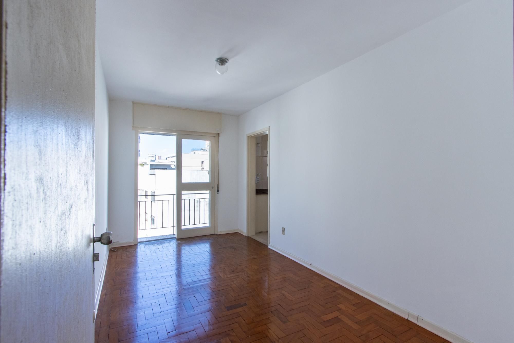 Apartamento 1 quarto, sacada, andar alto, Centro Histórico