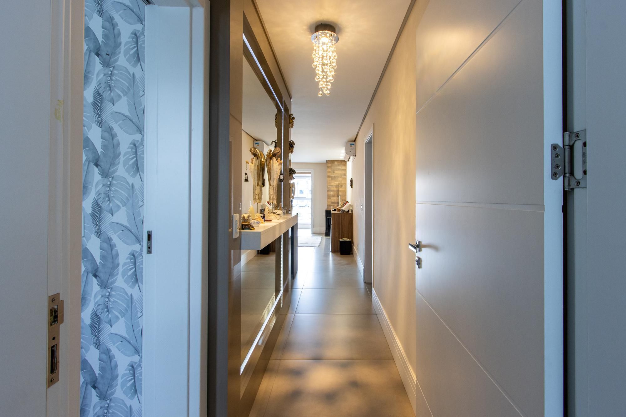 Apartamento à venda com 3 quartos, 98m² - Foto 2