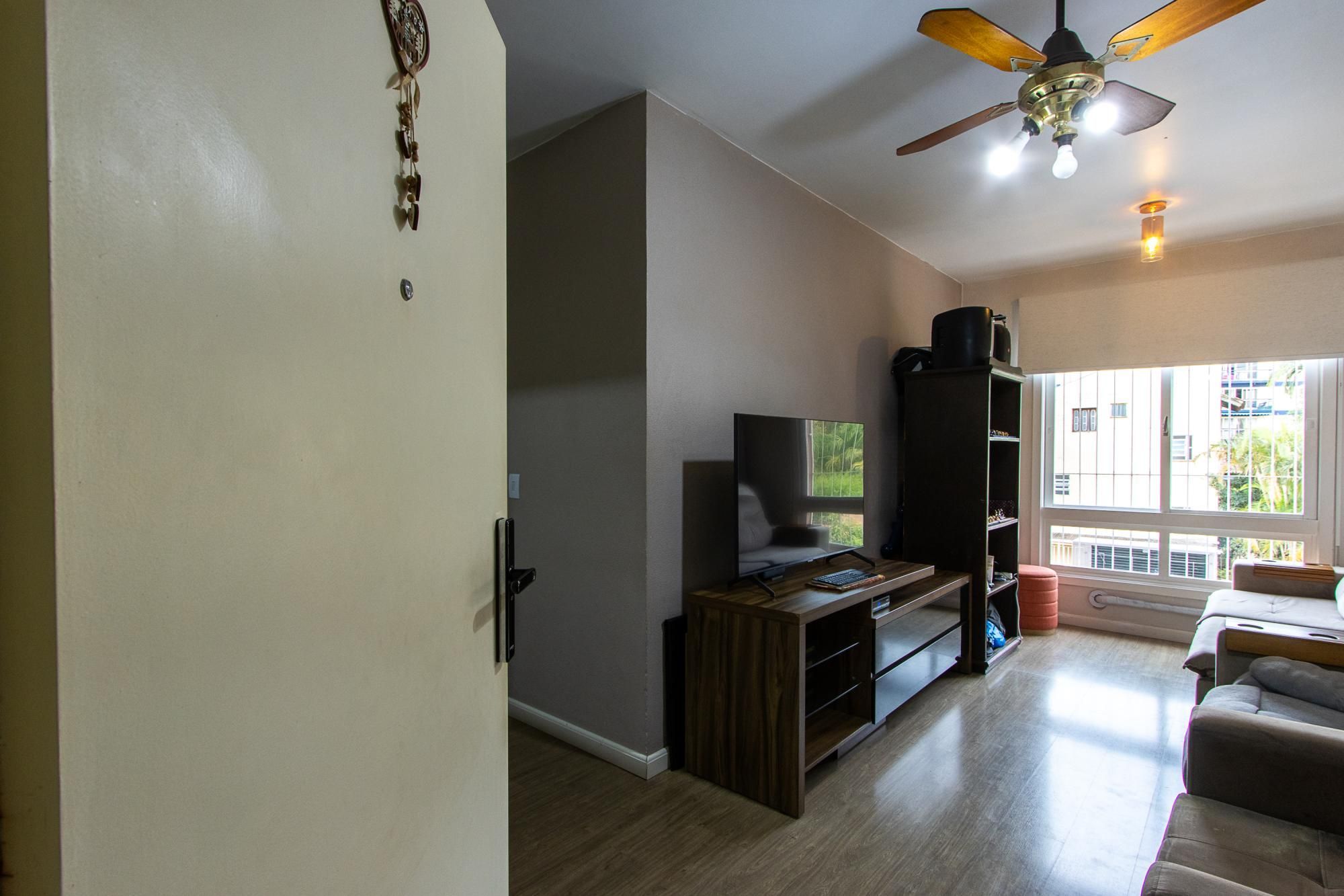 Apartamento 2 dormitórios  I Vaga  de garagem- bairro Tristeza