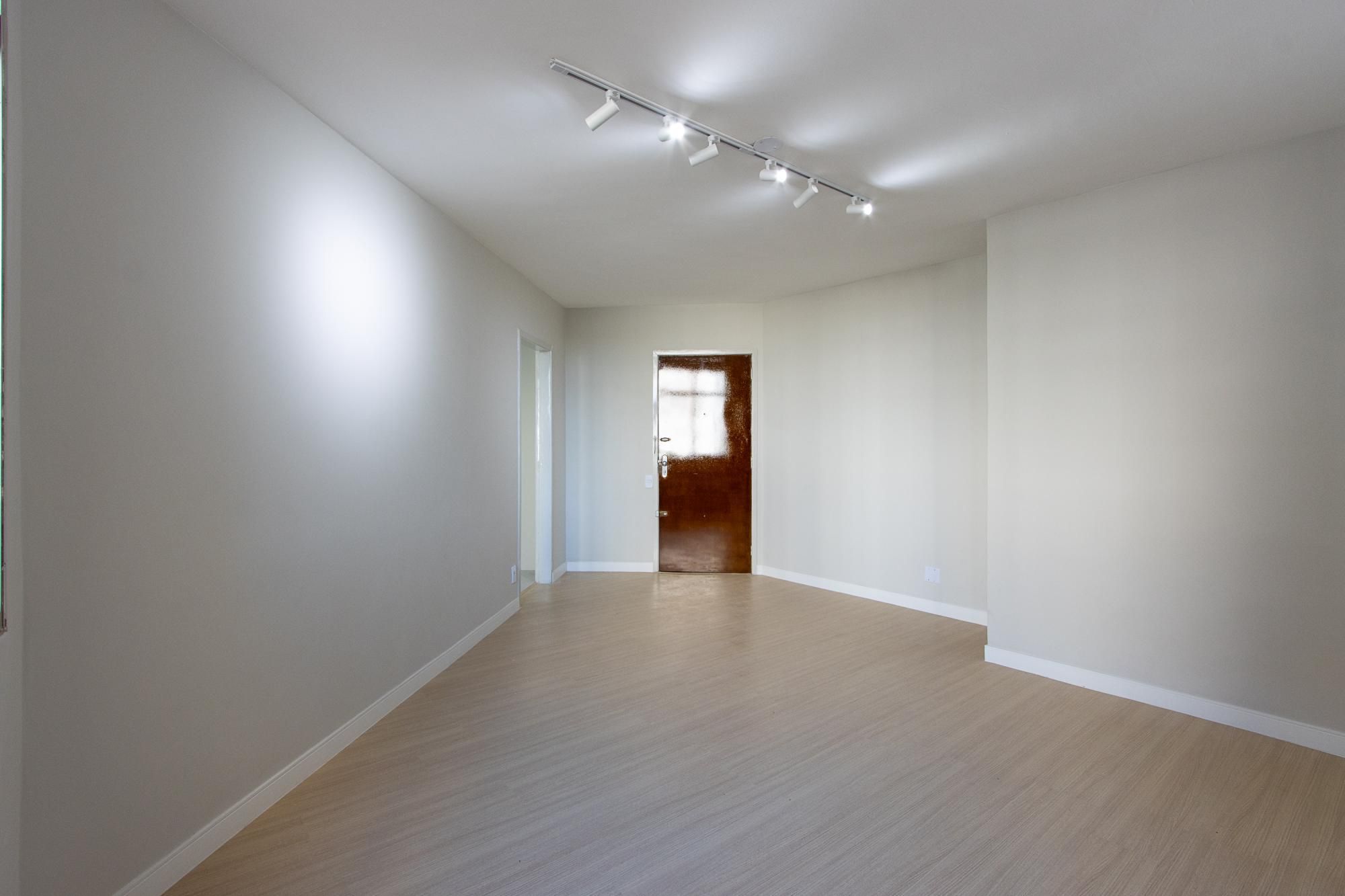Apartamento à venda com 2 quartos, 64m² - Foto 4