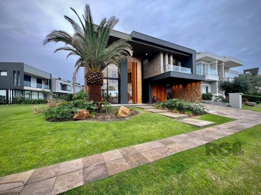 Casa de Condomínio à venda com 5 quartos, 366m² - Foto 1