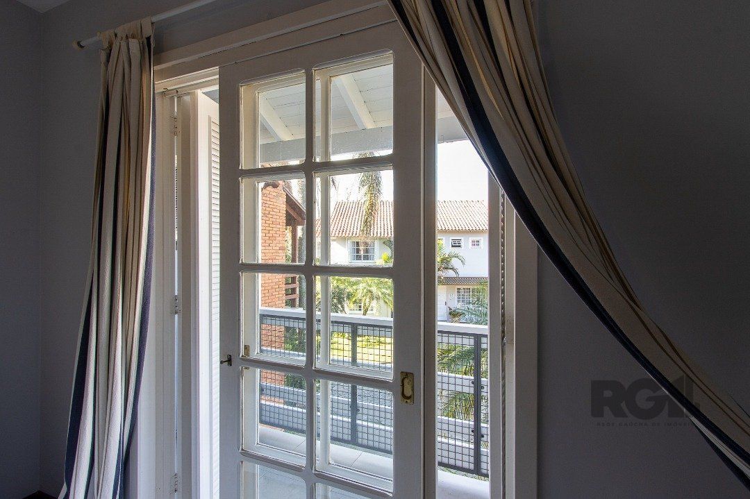 Casa de Condomínio à venda com 3 quartos, 217m² - Foto 40