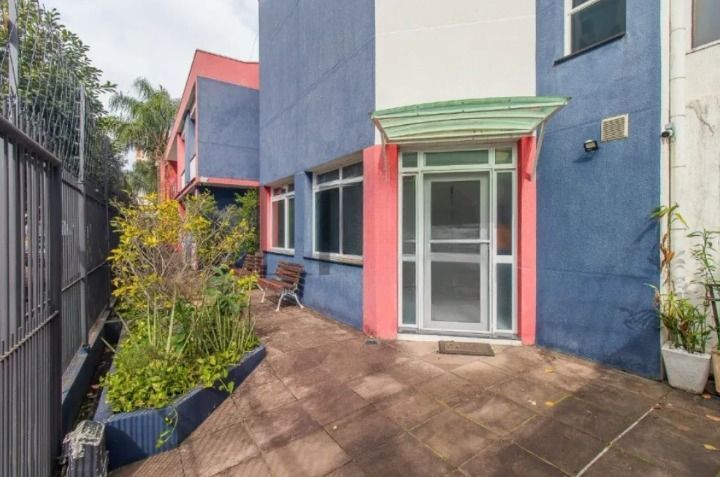 Prédio Comercial, 8 dormitórios no bairro Menino Deus em Porto Alegre para Comprar