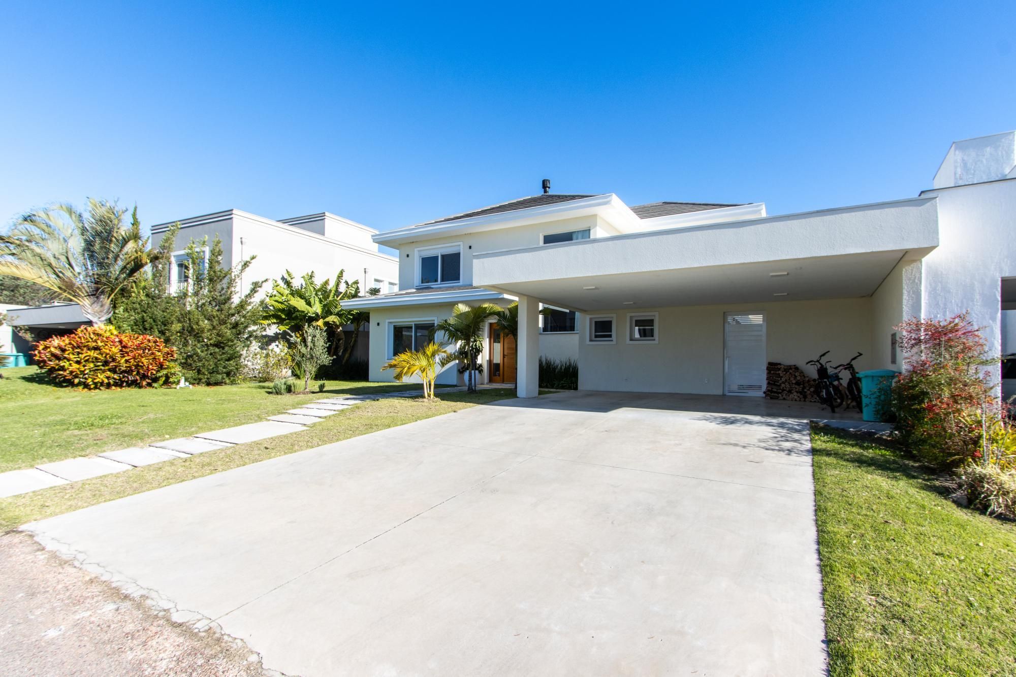 Casa de Condomínio à venda com 5 quartos, 318m² - Foto 1