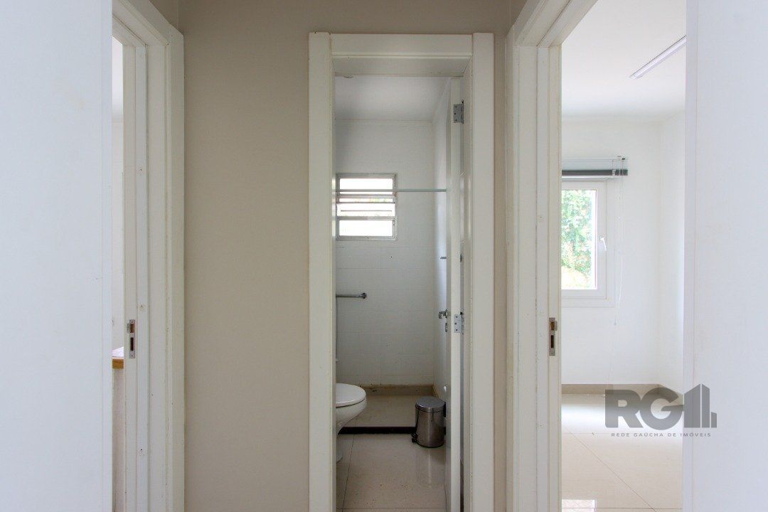 Casa à venda com 4 quartos, 347m² - Foto 11