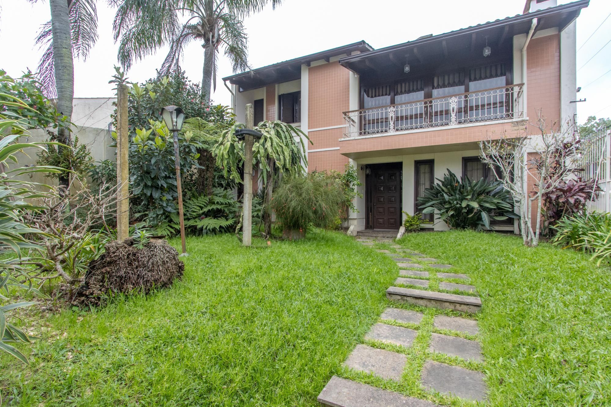 Casa para Venda - 485m², 4 dormitórios, sendo 1 suites, 3 vagas - Cristal