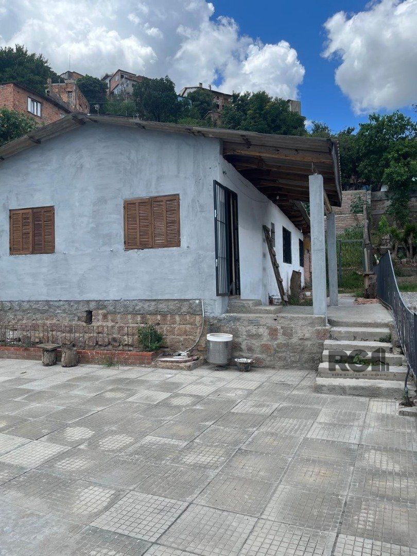 Casa 2 dormitórios no bairro Cascata