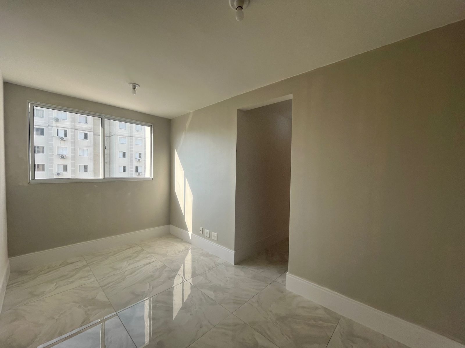 Apartamento à venda com 45m², 2 quartos, 1 vaga no bairro Humaitá em Porto Alegre