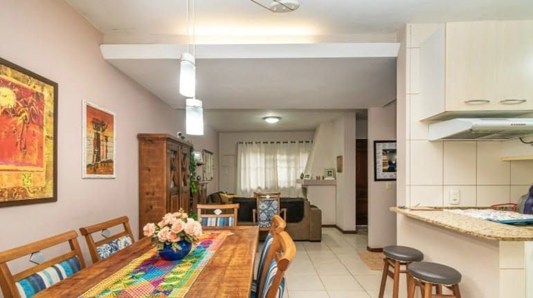 Casa, 3 quartos, 231 m² - Foto 1
