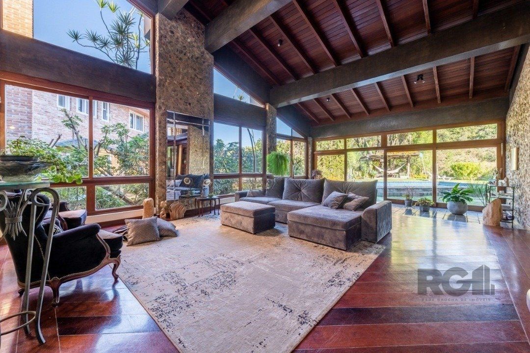 Casa de Condomínio à venda com 4 quartos, 650m² - Foto 2