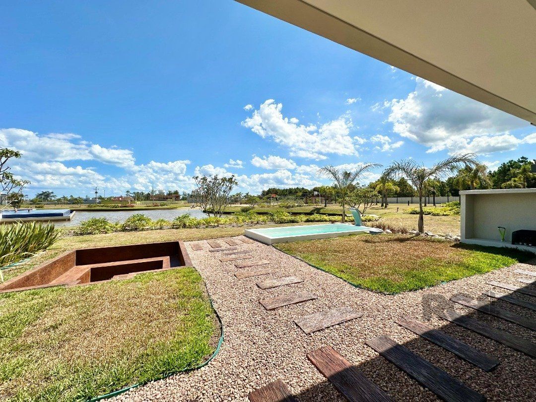 Casa de Condomínio à venda com 4 quartos, 330m² - Foto 11