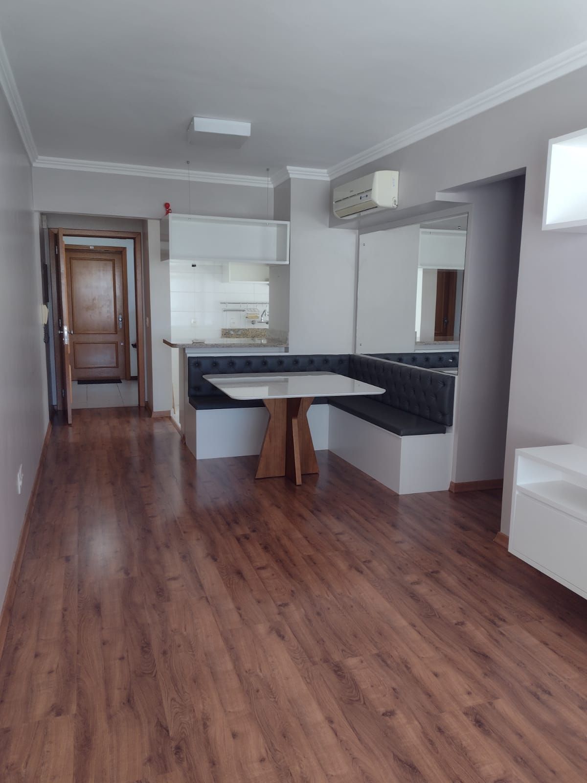 Apartamento com 71m², 3 dormitórios no bairro Cavalhada em Porto Alegre para Comprar