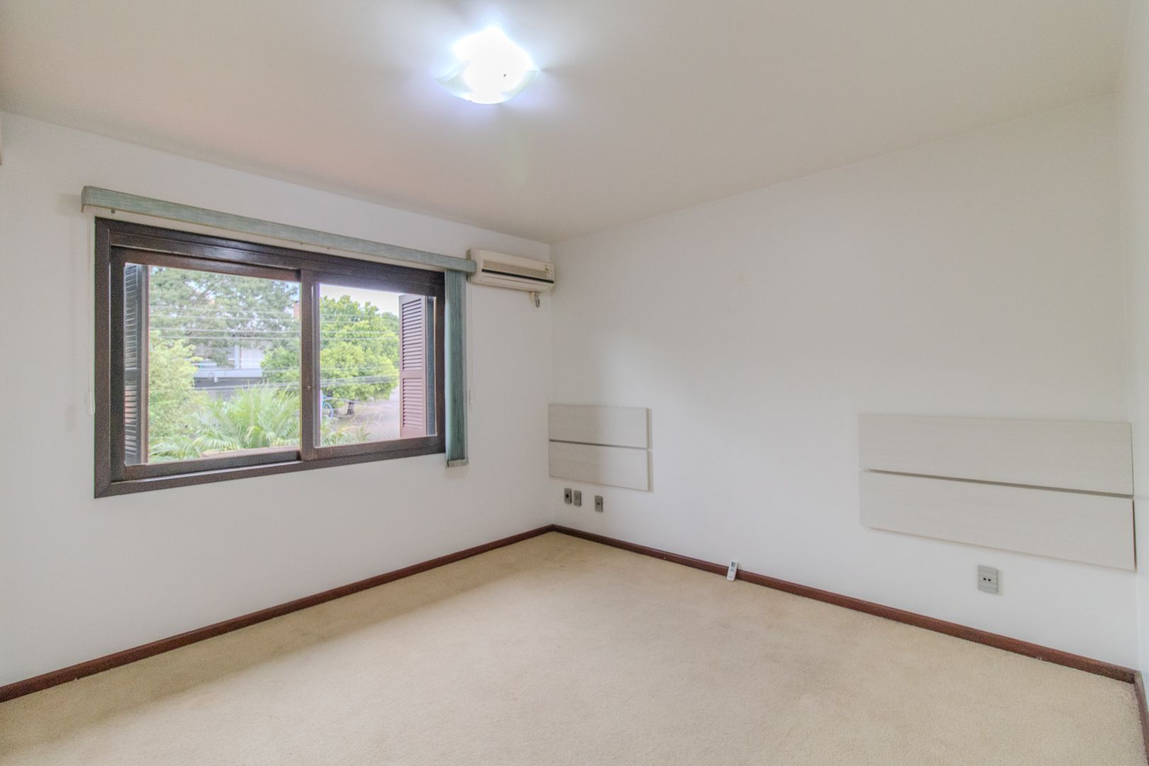 Casa à venda com 3 quartos, 291m² - Foto 11