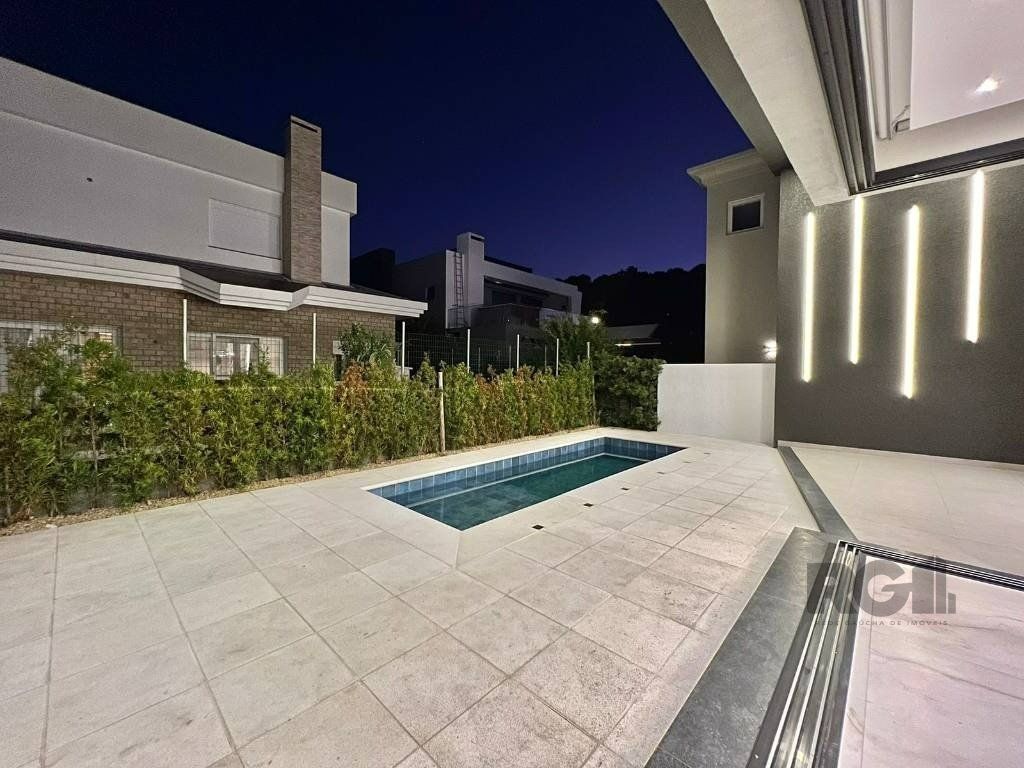 Casa de Condomínio à venda com 4 quartos, 243m² - Foto 33