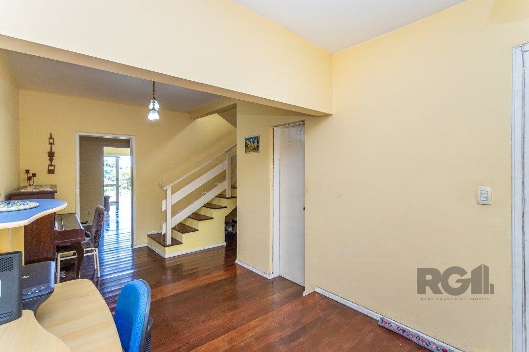Casa à venda com 3 quartos, 293m² - Foto 2