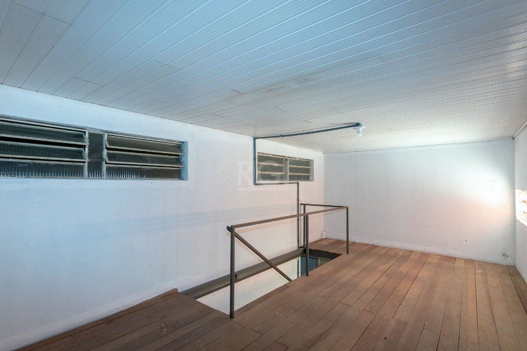 Casa à venda com 3 quartos, 232m² - Foto 18