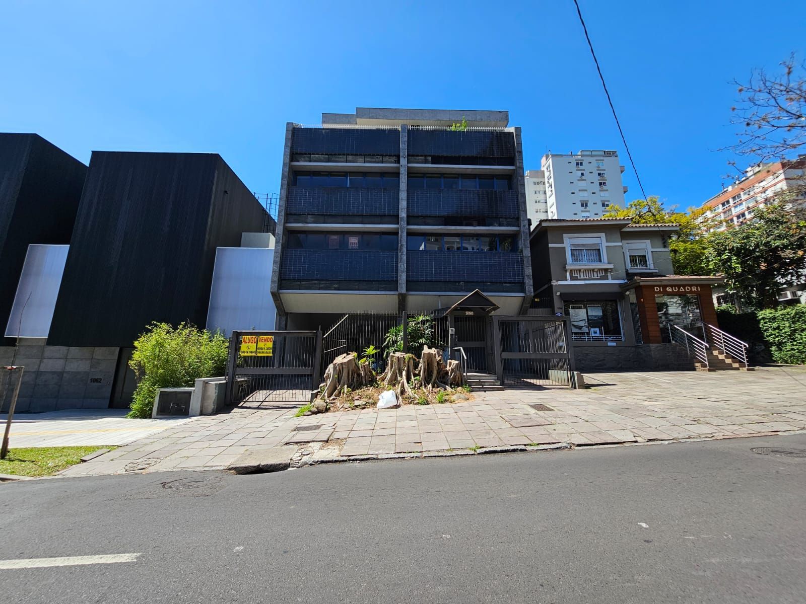 Conjunto comercial na Rua Quintino Bocaíuva