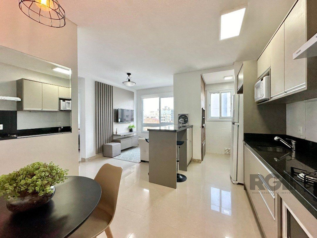 Apartamento à venda com 2 quartos, 72m² - Foto 2