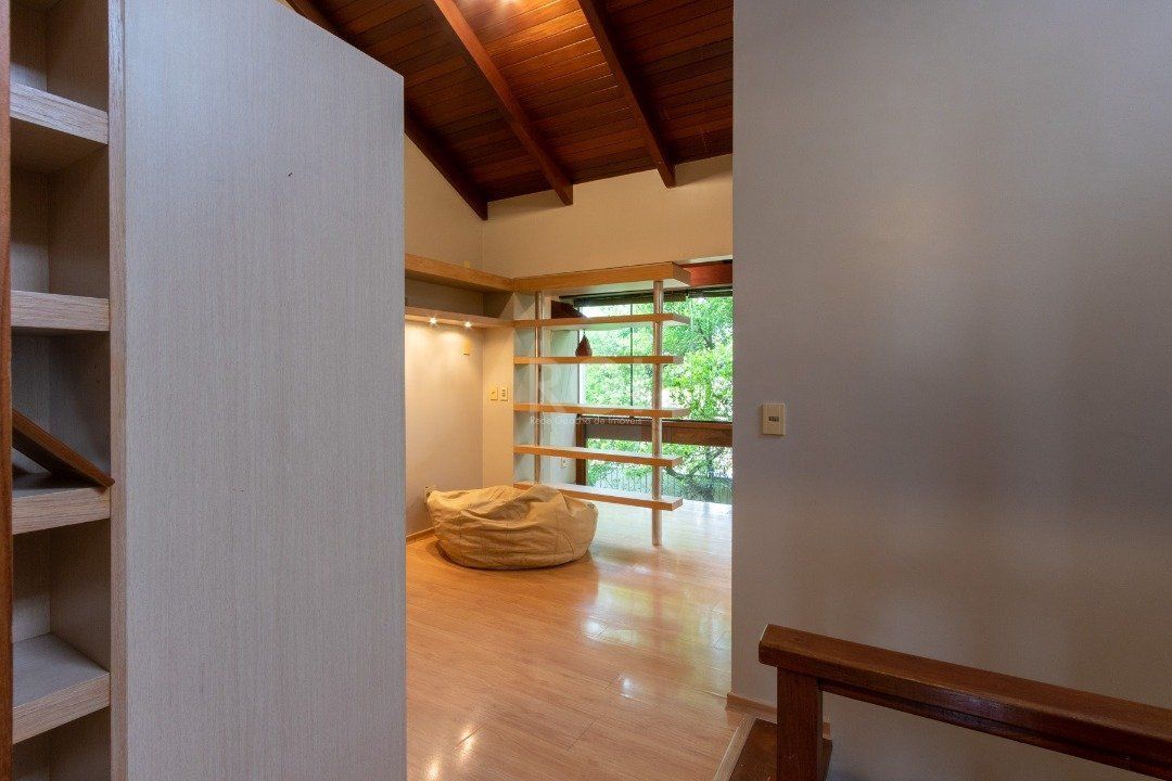 Casa de Condomínio à venda com 4 quartos, 215m² - Foto 25