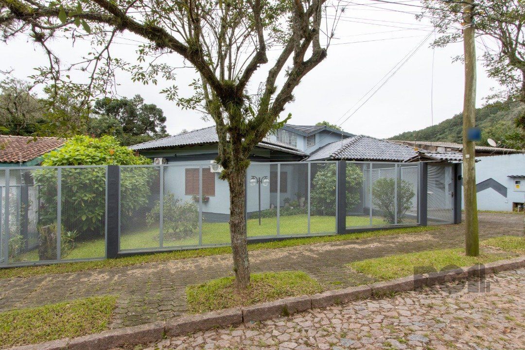 Casa 3 Dormitório(s) Bairro Hípica