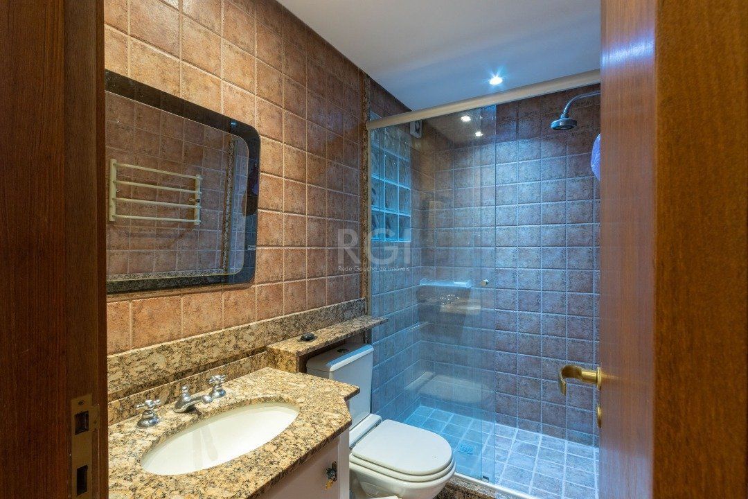 Casa de Condomínio à venda com 4 quartos, 215m² - Foto 37