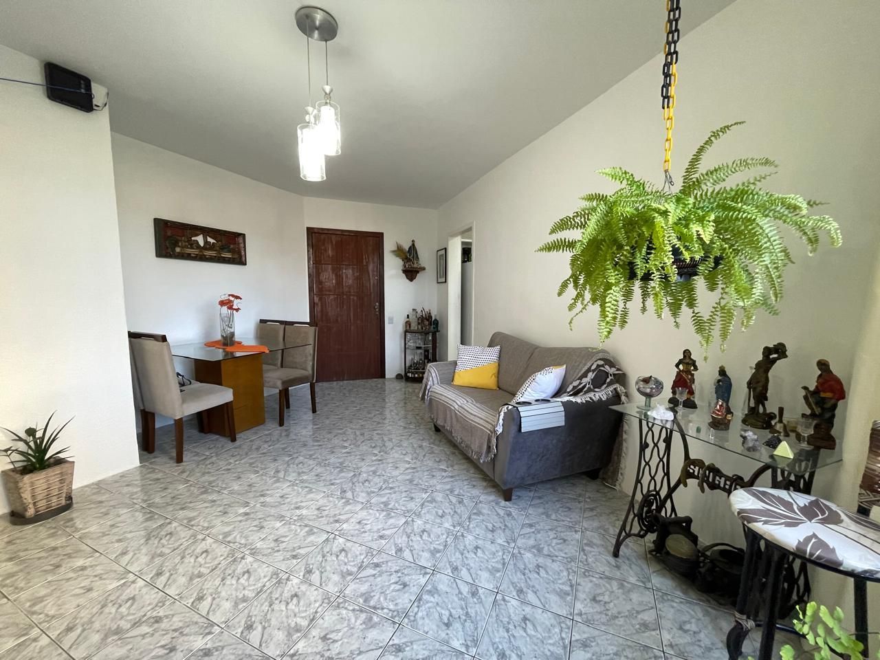 Apartamento 02 dormitórios, 01 banheiro e 01 vaga de garagem, 63,61m² de área privativa no bairro Cristal!