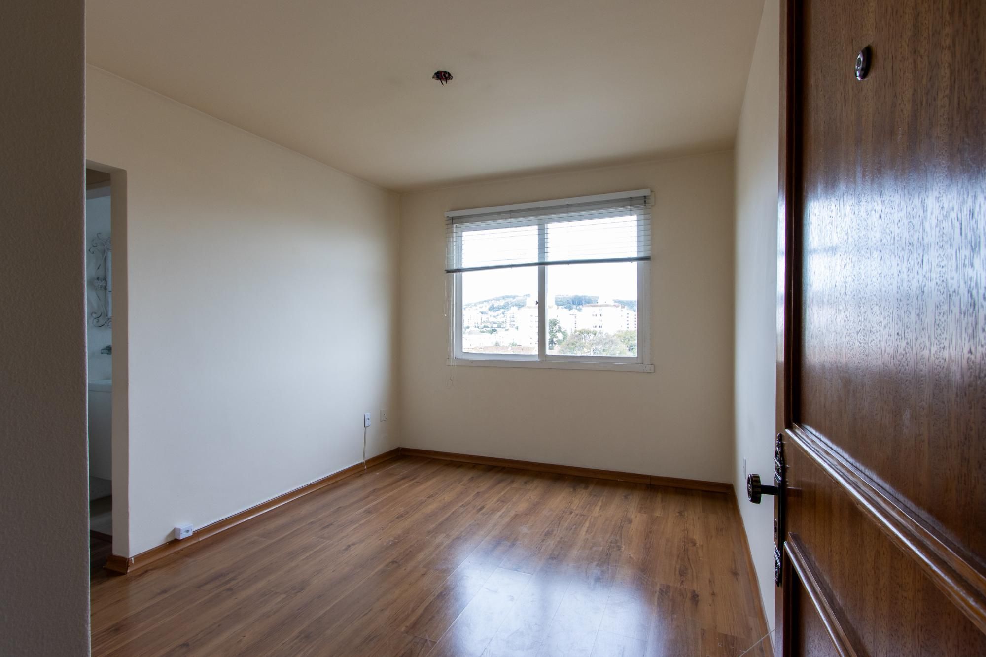**Apartamento Semimobiliado de 1 Quarto em Vila Conceição, Porto Alegre, RS**