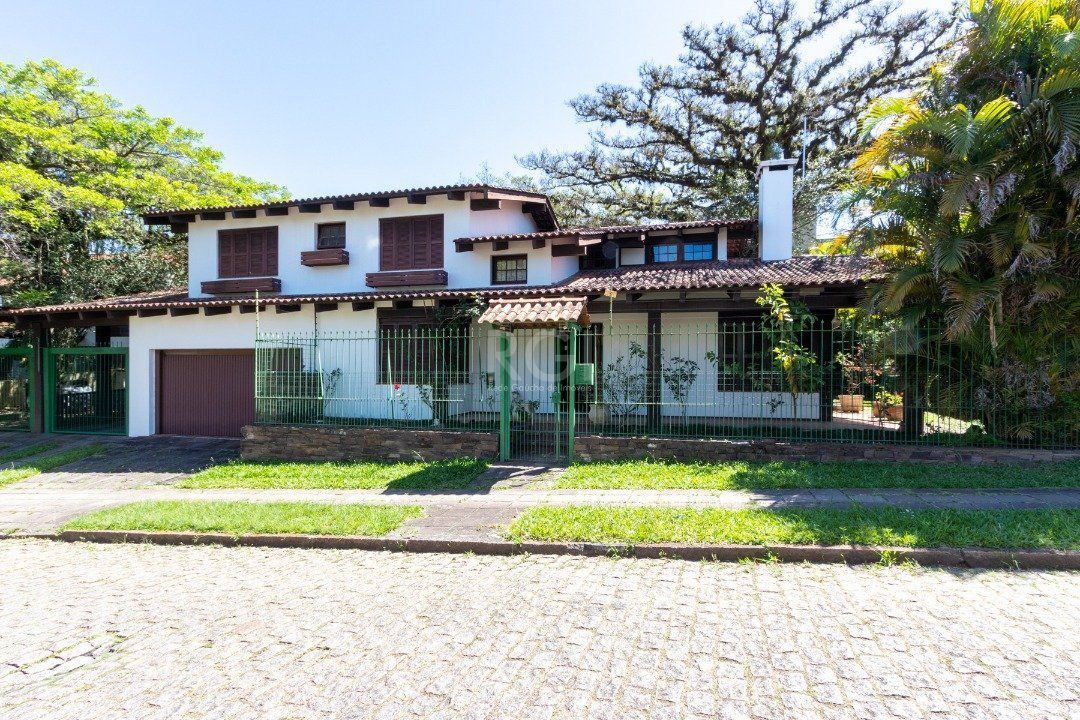 Casa, 4 quartos, 357 m² - Foto 1