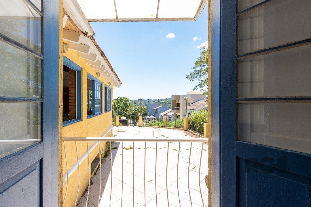 Casa à venda com 3 quartos, 239m² - Foto 7