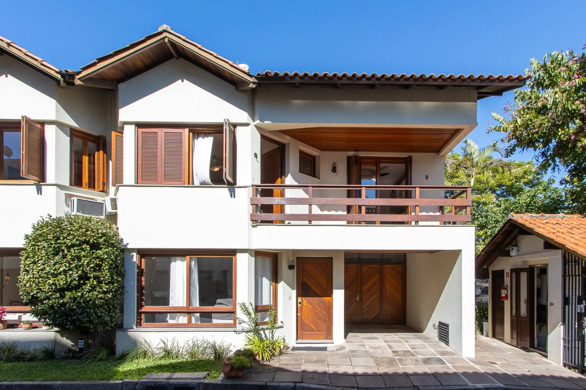 Casa de Condomínio com 296m², 3 dormitórios no bairro Tristeza em Porto Alegre para Comprar