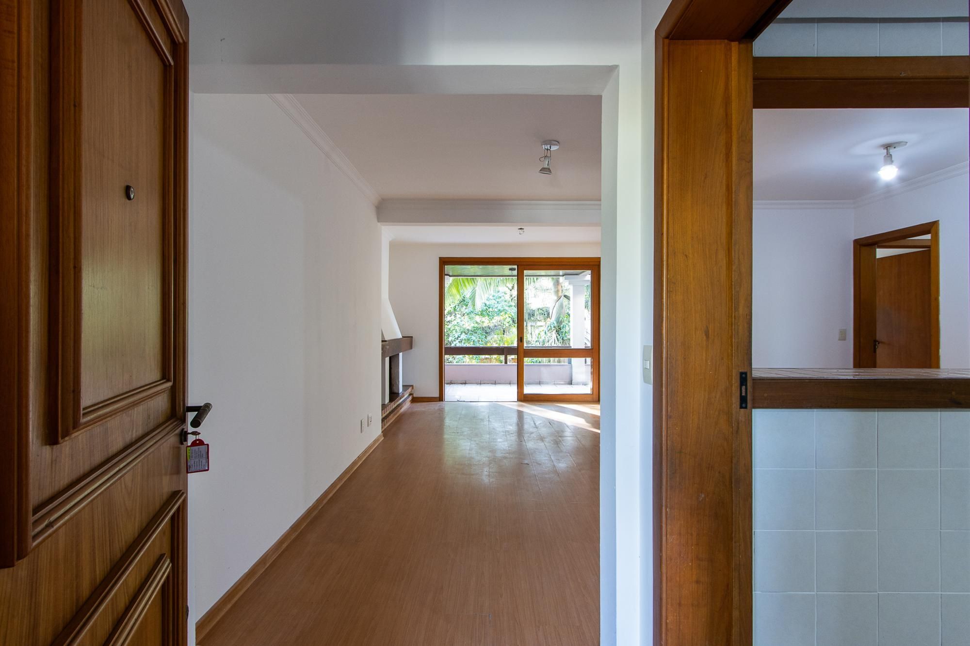 Apartamento bairro Cavalhada com 03 dormitórios, gabinete e 2 vagas 134,35m2 privativos!