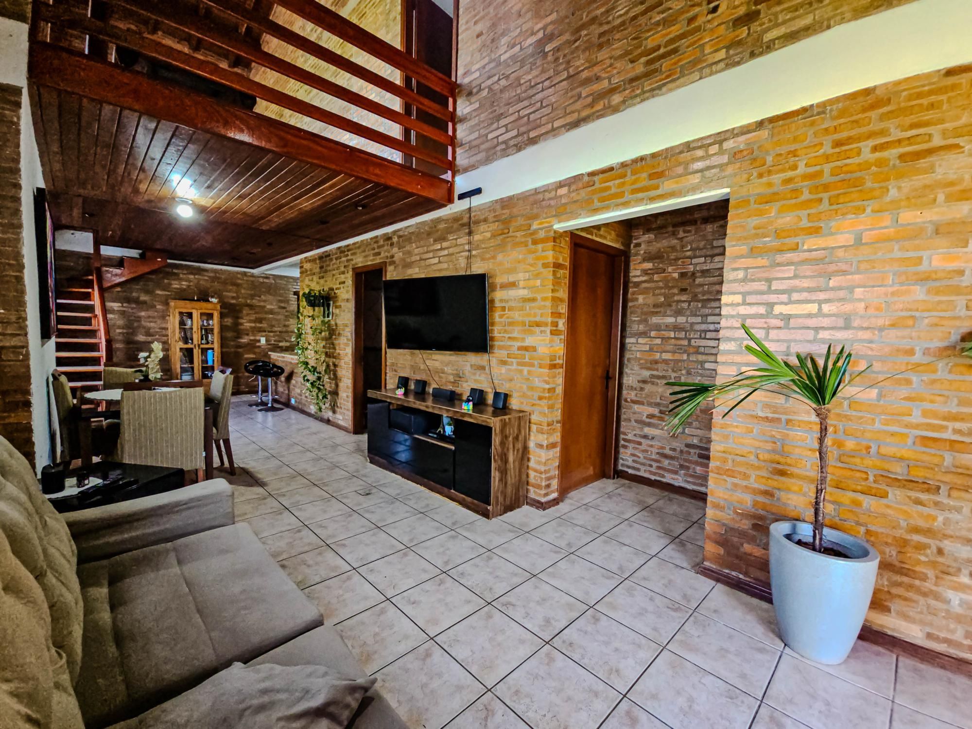 Casa, 5 quartos, 161 m² - Foto 2