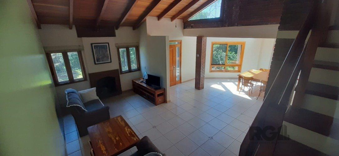 Casa de Condomínio à venda com 4 quartos, 246m² - Foto 4