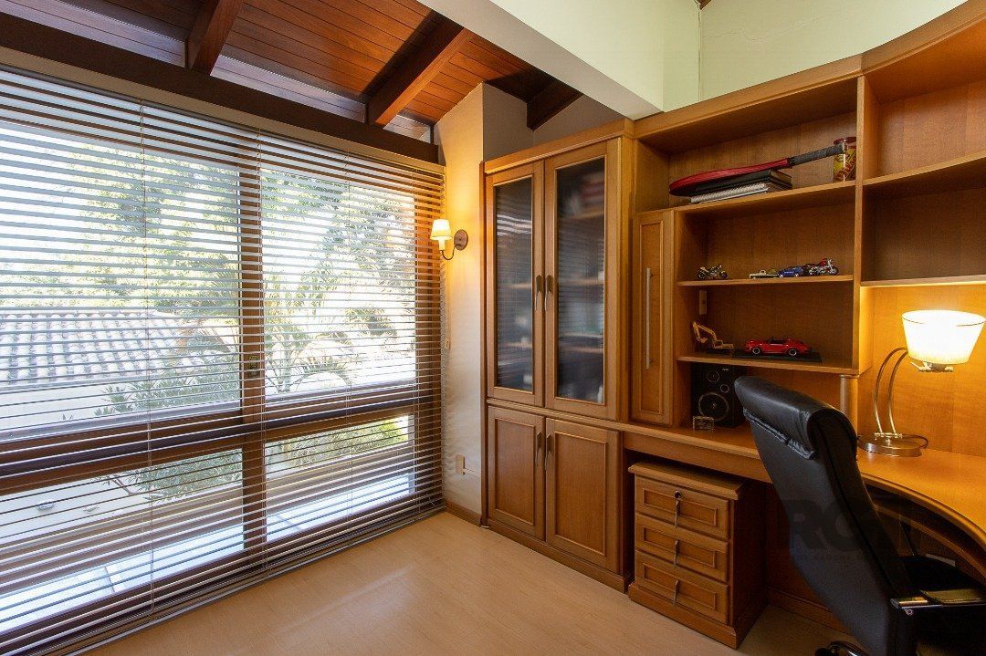 Casa de Condomínio à venda com 4 quartos, 216m² - Foto 27