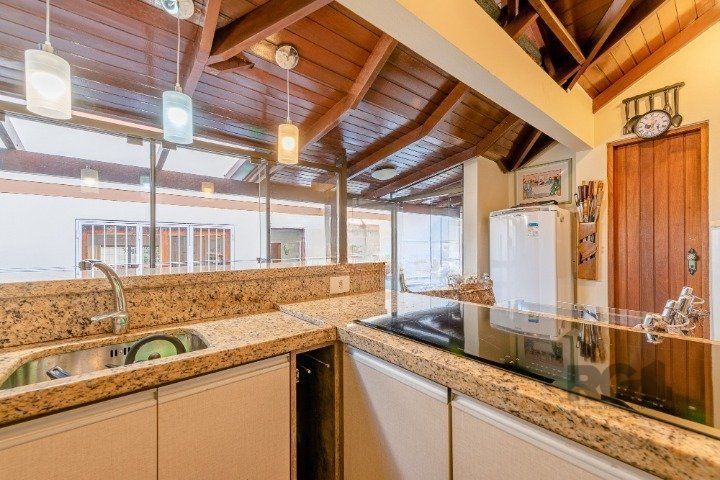 Casa de Condomínio à venda com 3 quartos, 250m² - Foto 15