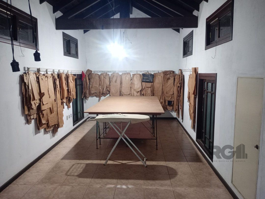 Casa à venda com 5 quartos, 252m² - Foto 9