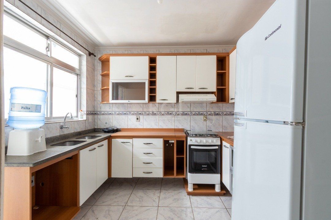 Apartamento à venda com 108m², 3 quartos, 1 suíte, 1 vaga no bairro Menino Deus em Porto Alegre