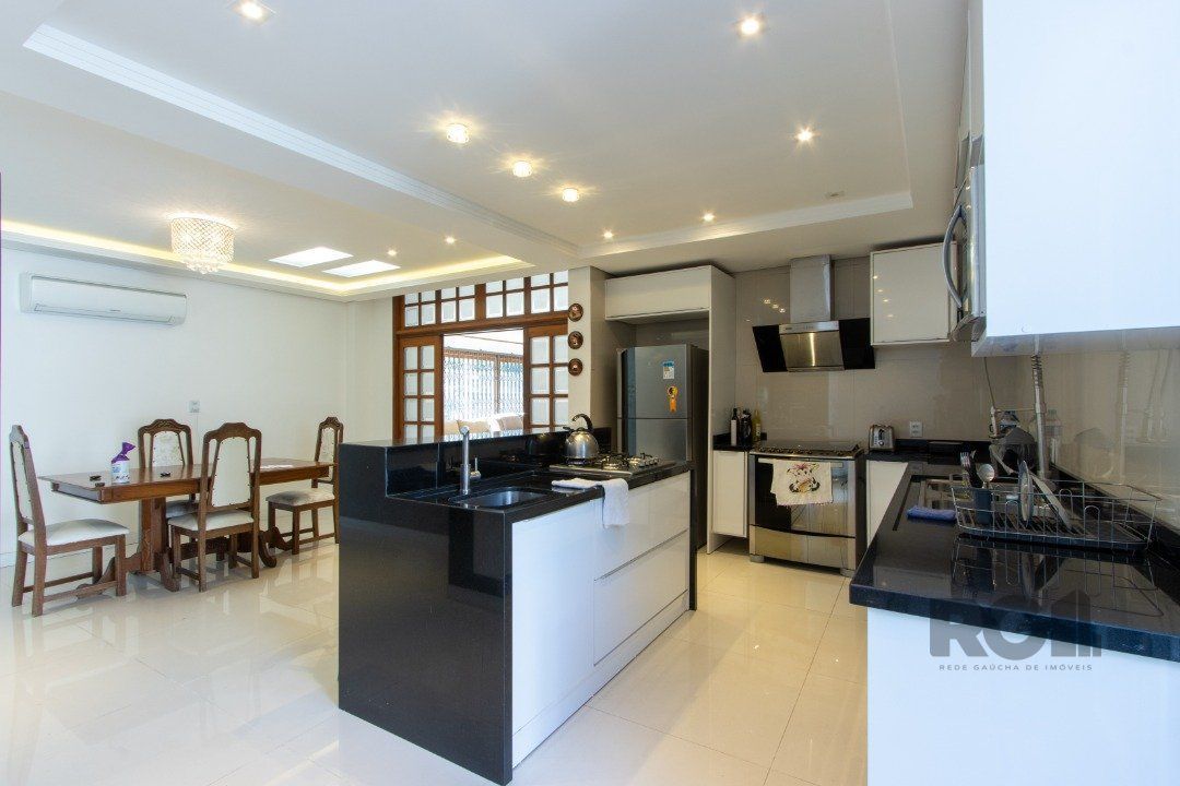 Casa à venda com 3 quartos, 222m² - Foto 16