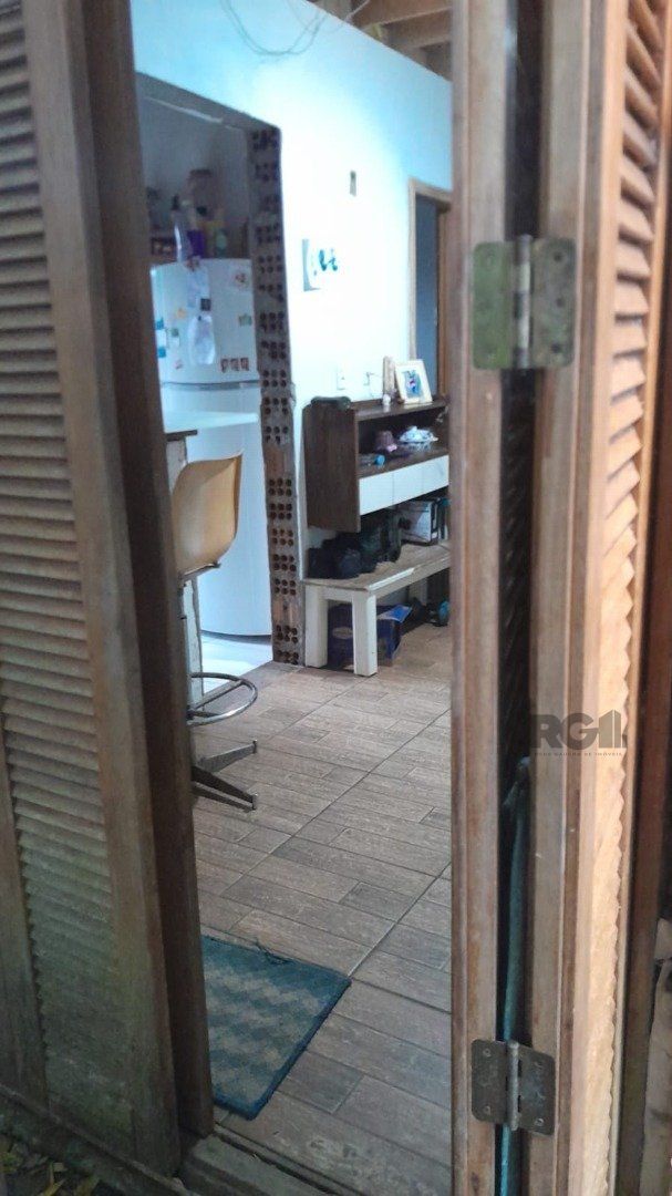 Casa à venda com 6 quartos, 200m² - Foto 17