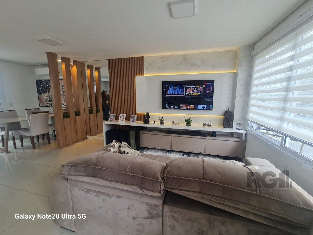 Casa à venda com 3 quartos, 101m² - Foto 1