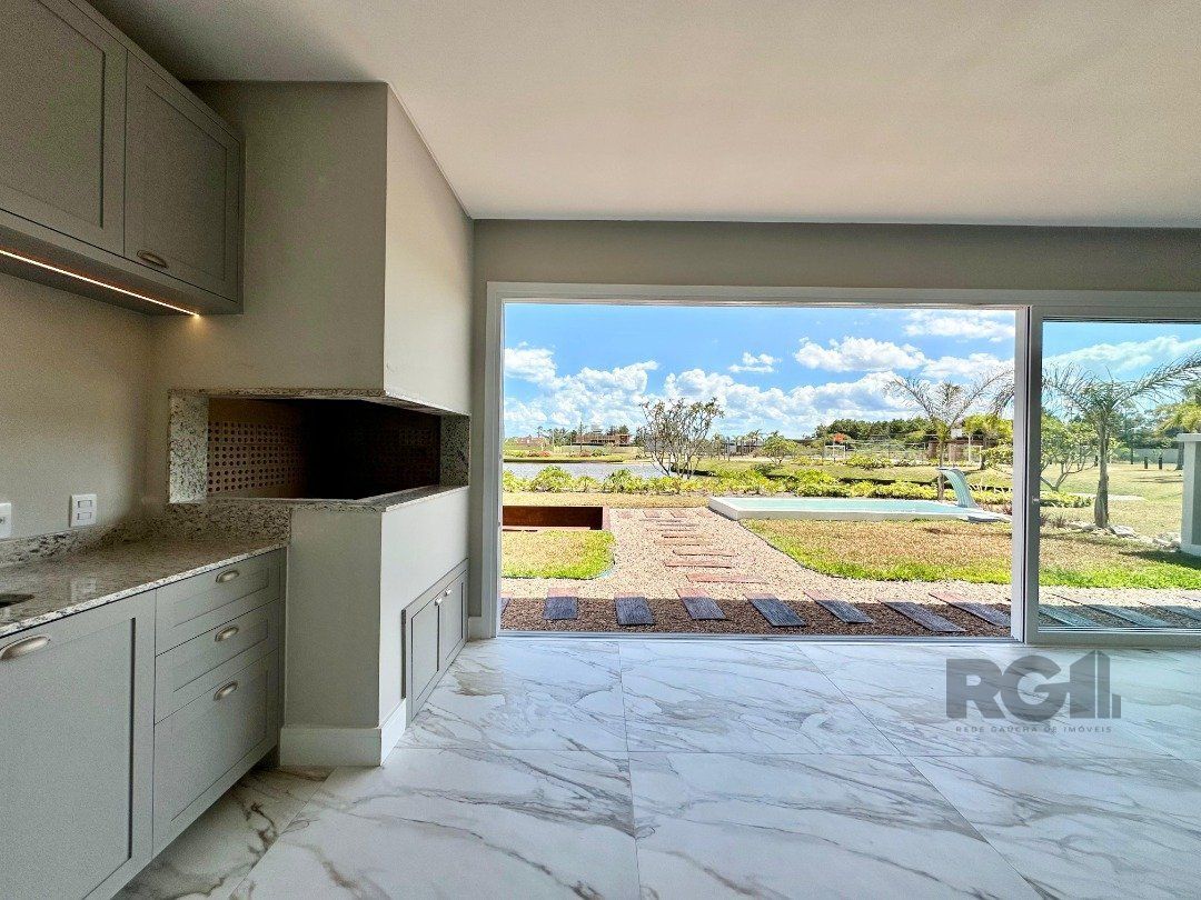 Casa de Condomínio à venda com 4 quartos, 330m² - Foto 9