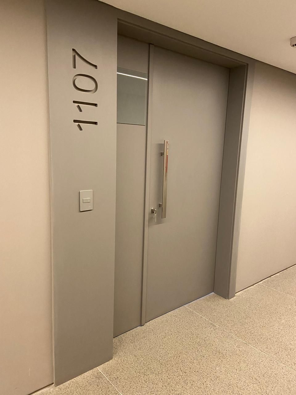 Sala Comercial, 1 dormitório no bairro Glória em Porto Alegre para Comprar